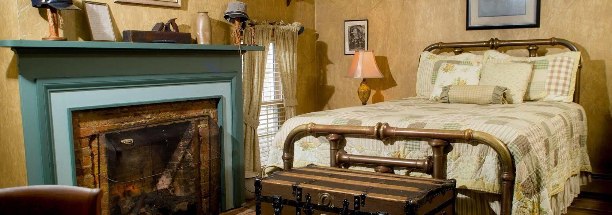 Munro House Bed And Breakfast Jonesville Eksteriør bilde